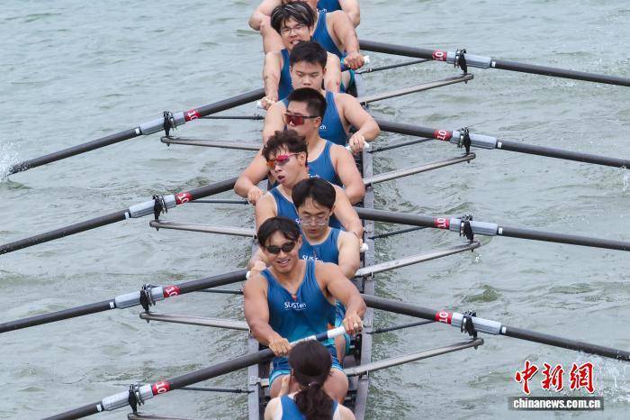 伍在比赛中, 伍在比赛中 伍在比赛中, 伍在比赛中