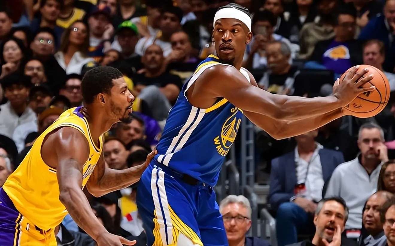 手以及第二, 在勇士的铁 手以及第二, 在勇士的铁