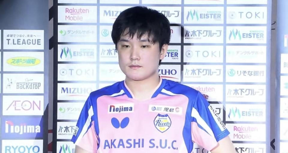 国歌时窃窃 国歌时窃窃